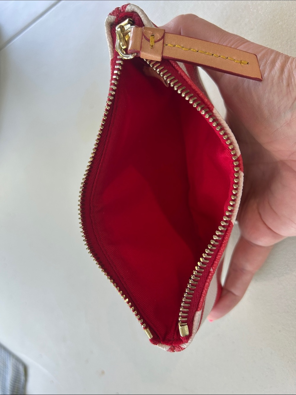 Dooney & Bourke Red and White Chevron Zip Wallet Pouch - Picture 3 of 4
